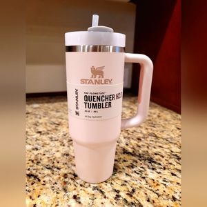 30oz Rose Quartz Stanley
